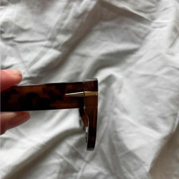 Target Tortoise Shell Sunglasses - Picture 3 of 3